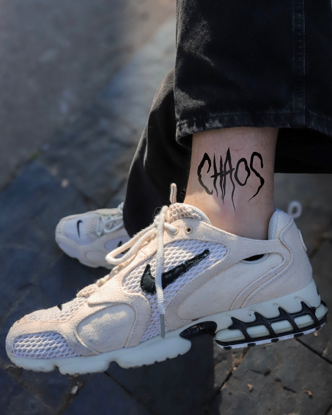 Napis CHAOS - Tatuaż tymczasowy Jagua 8x8