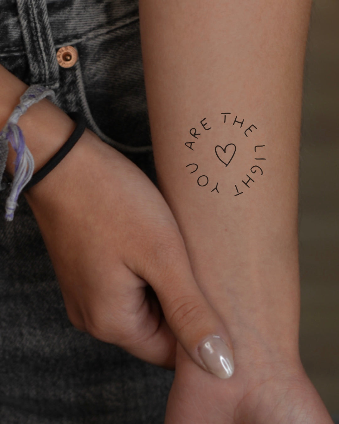 Napis You Are The Light - Tatuaż tymczasowy Jagua 5x5