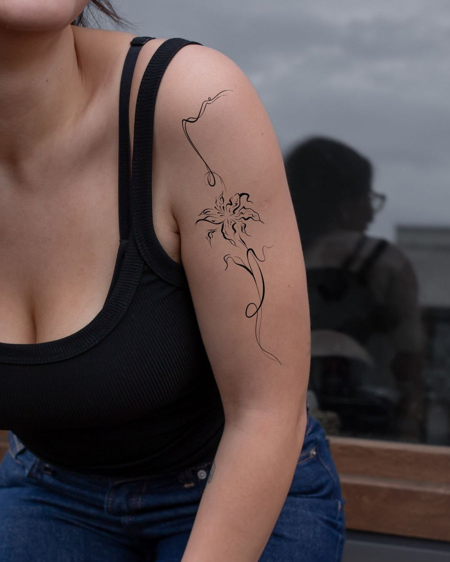 Abstrakcyjny kwiatuszek - Tatuaż tymczasowy Jagua 25x15