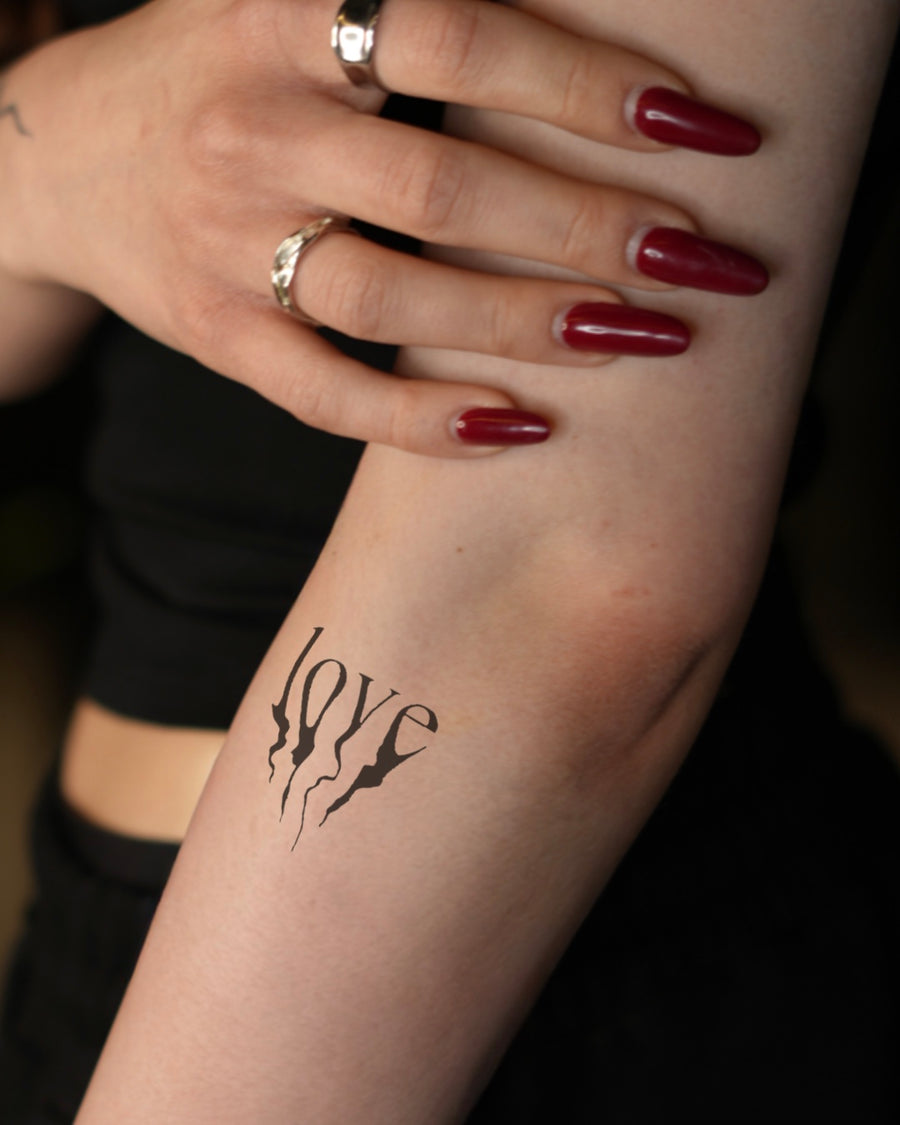 Napis Love - Tatuaż tymczasowy Jagua 5x5